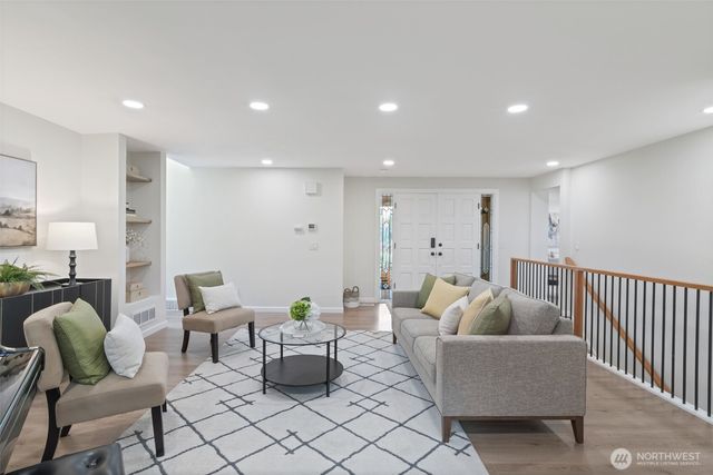 3414 166th Place SW, Lynnwood, WA 98037