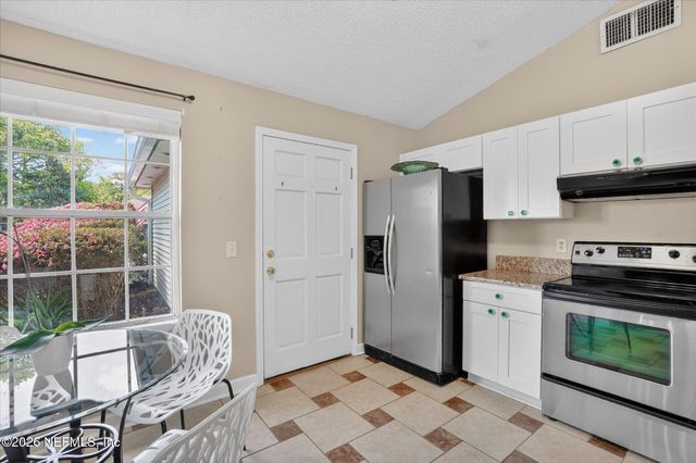 825 LONG LAKE Drive, Jacksonville, FL 32225