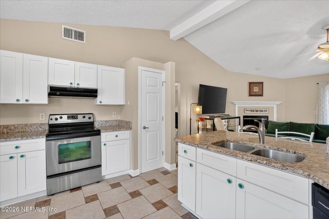 825 LONG LAKE Drive, Jacksonville, FL 32225