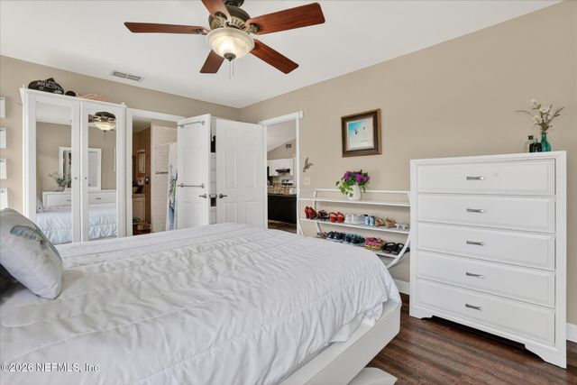 825 LONG LAKE Drive, Jacksonville, FL 32225