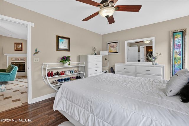 825 LONG LAKE Drive, Jacksonville, FL 32225