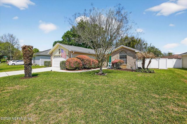 825 LONG LAKE Drive, Jacksonville, FL 32225