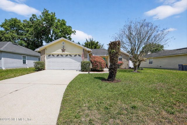 825 LONG LAKE Drive, Jacksonville, FL 32225