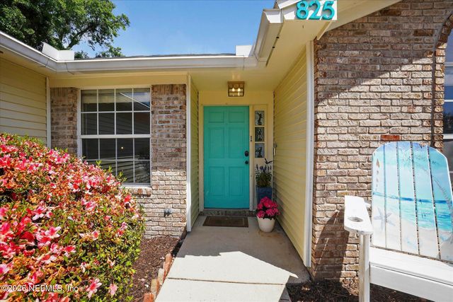 825 LONG LAKE Drive, Jacksonville, FL 32225
