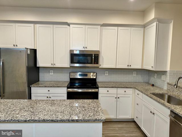 4812 CREST VIEW DR, Hyattsville, MD 20782