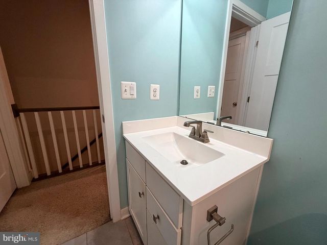 4812 CREST VIEW DR, Hyattsville, MD 20782