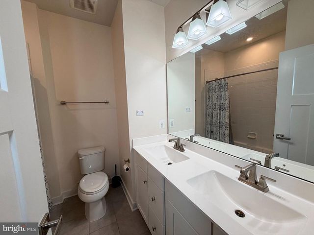 4812 CREST VIEW DR, Hyattsville, MD 20782