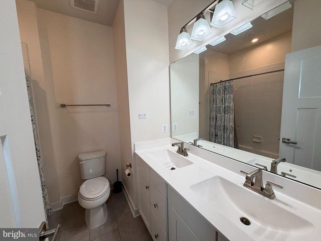 4812 CREST VIEW DR, Hyattsville, MD 20782