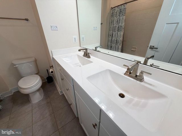 4812 CREST VIEW DR, Hyattsville, MD 20782