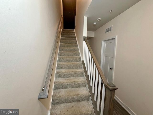 4812 CREST VIEW DR, Hyattsville, MD 20782