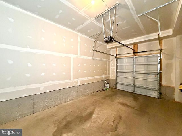 4812 CREST VIEW DR, Hyattsville, MD 20782