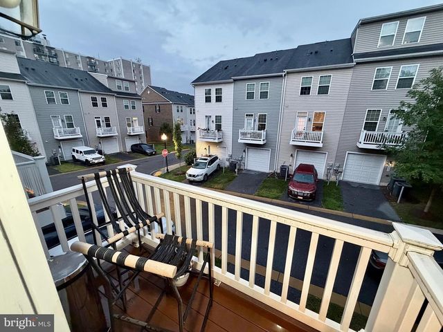 4812 CREST VIEW DR, Hyattsville, MD 20782