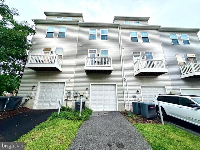 4812 CREST VIEW DR, Hyattsville, MD 20782
