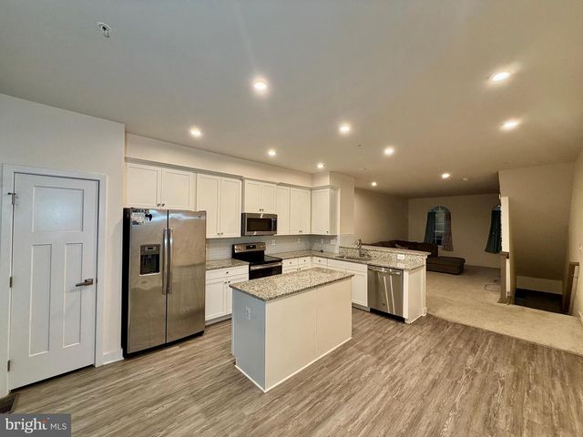 4812 CREST VIEW DR, Hyattsville, MD 20782
