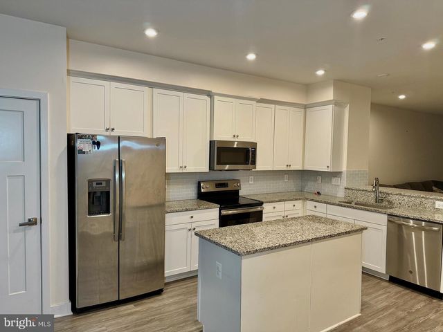 4812 CREST VIEW DR, Hyattsville, MD 20782