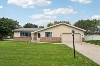 2735 Coventry LANE, Waukesha, WI 53188