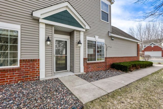 638 Village Parkway, Circle Pines, MN 55014