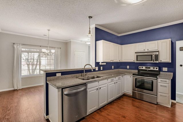 638 Village Parkway, Circle Pines, MN 55014