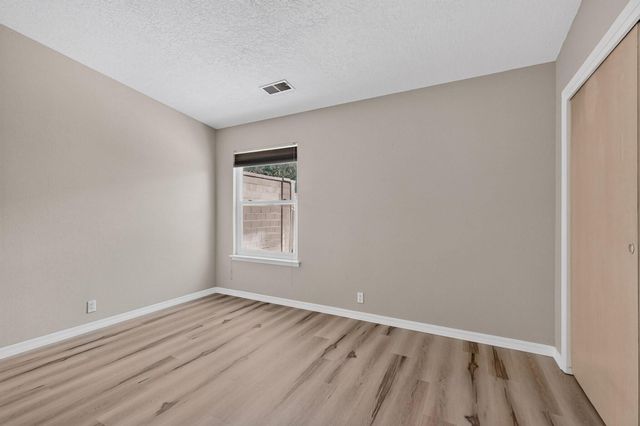 7804 Oakland Avenue NE, Albuquerque, NM 87122