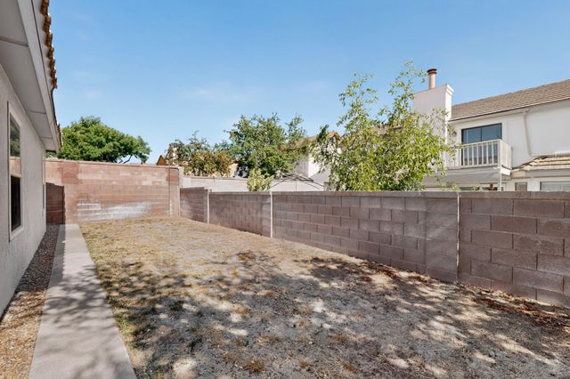7804 Oakland Avenue NE, Albuquerque, NM 87122