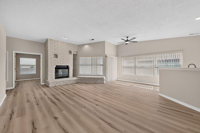 7804 Oakland Avenue NE, Albuquerque, NM 87122