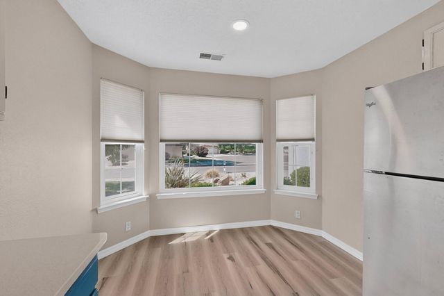 7804 Oakland Avenue NE, Albuquerque, NM 87122