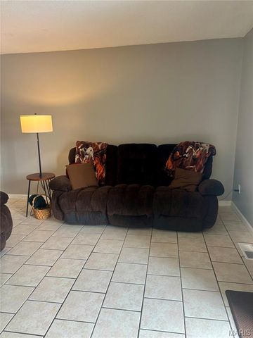 1503 Poplar Street 8, Highland, IL 62249