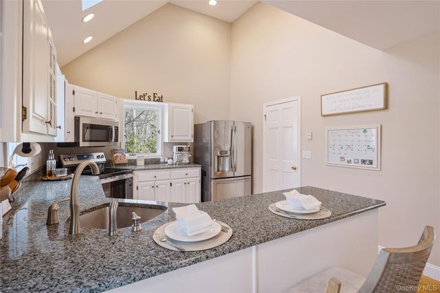 15 Cross Road, Cortlandt Manor, NY 10567