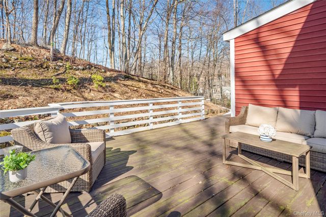 15 Cross Road, Cortlandt Manor, NY 10567