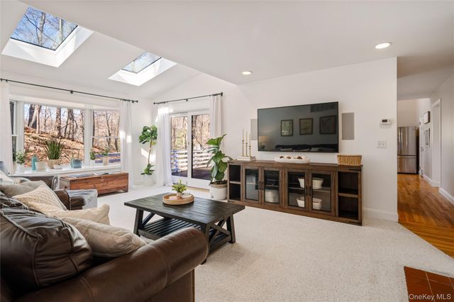 15 Cross Road, Cortlandt Manor, NY 10567