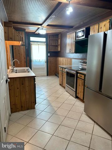 36 S WHITEOAK ST, Kutztown, PA 19530