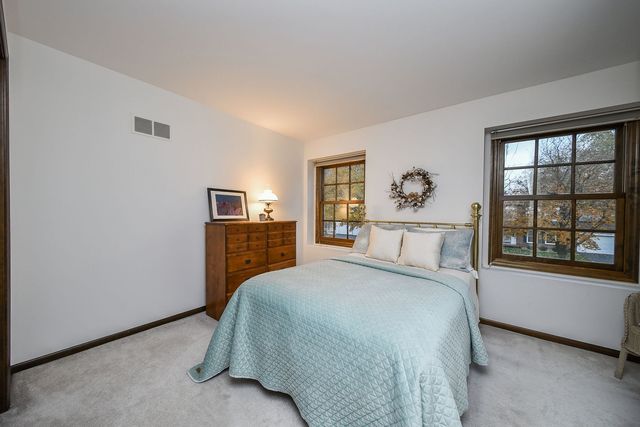 747 Redwing Drive, Geneva, IL 60134