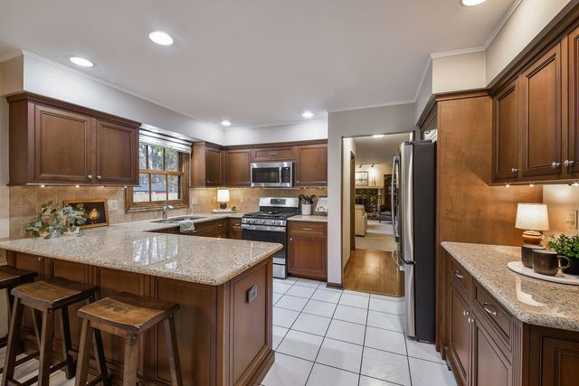 747 Redwing Drive, Geneva, IL 60134