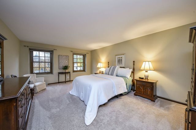 747 Redwing Drive, Geneva, IL 60134