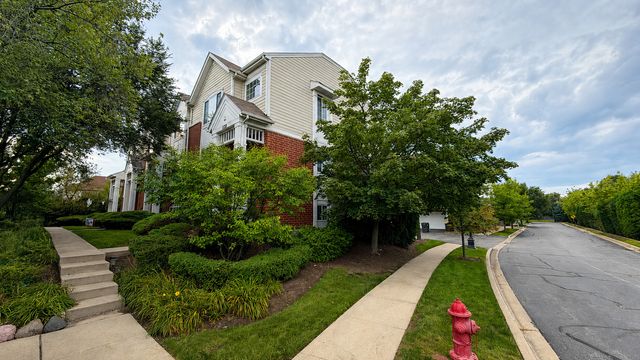 128 Morgans Gate Drive, Wood Dale, IL 60191