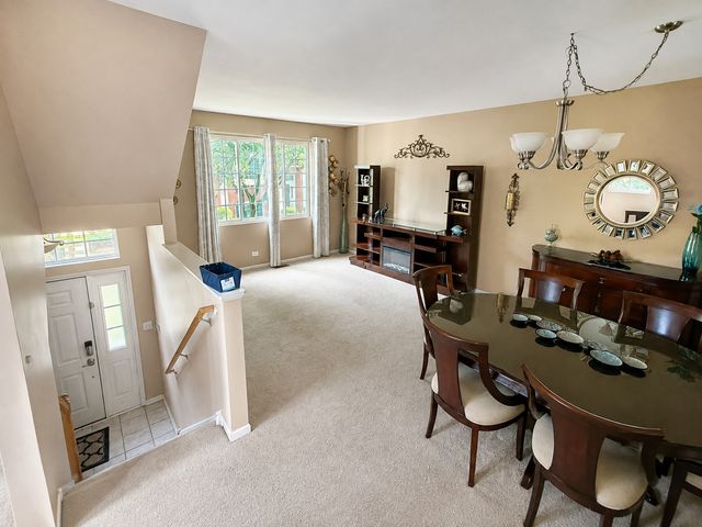 128 Morgans Gate Drive, Wood Dale, IL 60191