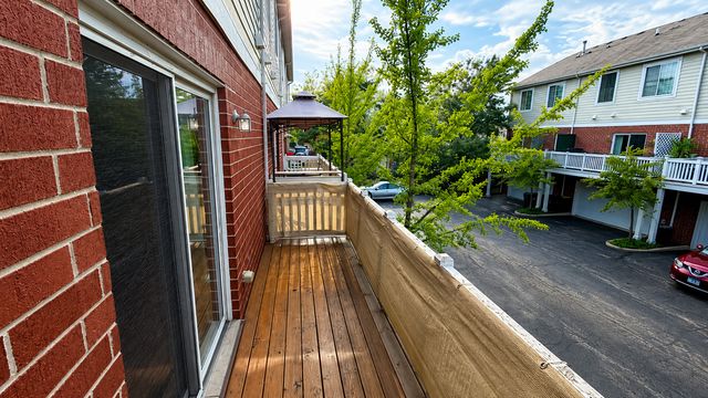 128 Morgans Gate Drive, Wood Dale, IL 60191