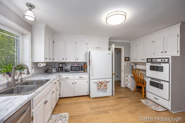 752 Ridgewood Drive, Ionia, MI 48846
