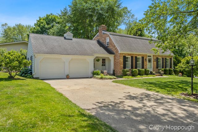 752 Ridgewood Drive, Ionia, MI 48846