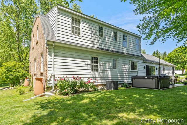 752 Ridgewood Drive, Ionia, MI 48846