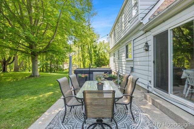 752 Ridgewood Drive, Ionia, MI 48846
