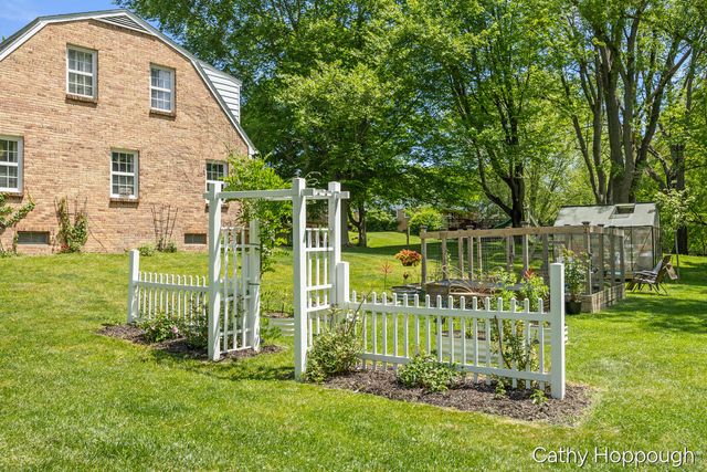752 Ridgewood Drive, Ionia, MI 48846