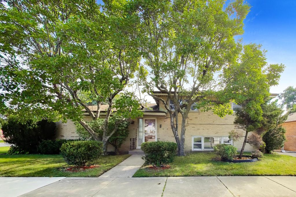5545 Oakton Street, Morton Grove, IL 60053 — exterior