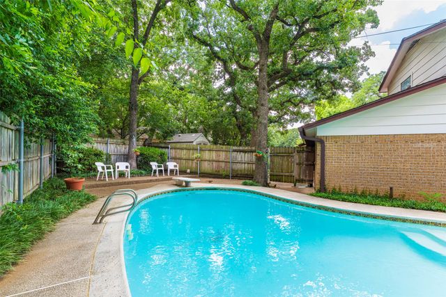 2930 Duff Drive, Arlington, TX 76013