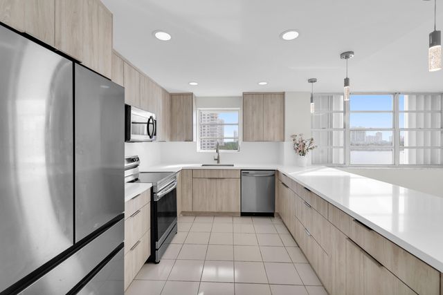 2780 NE 183rd Street 716, Aventura, FL 33160