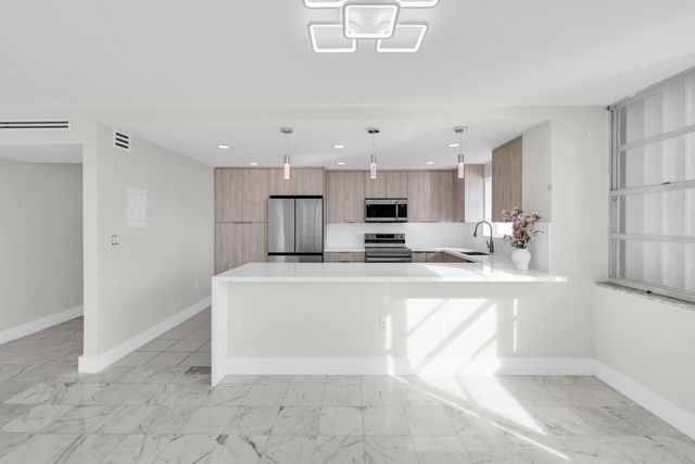 2780 NE 183rd Street 716, Aventura, FL 33160