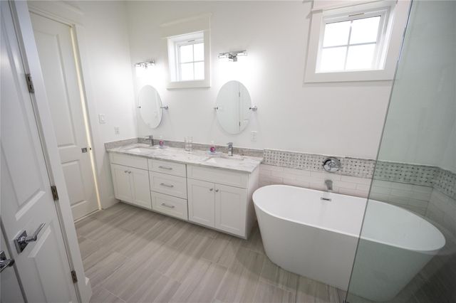 18414 Indian Beach Ct, Galveston, TX 77554