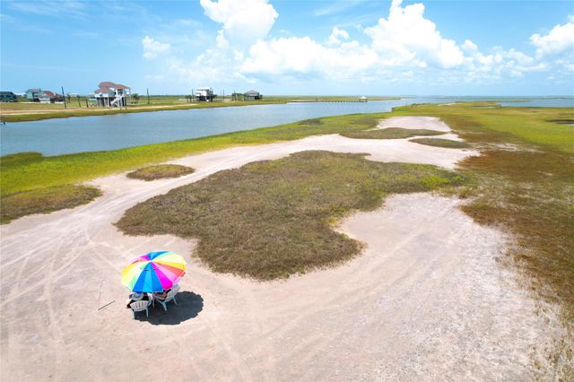 18414 Indian Beach Ct, Galveston, TX 77554