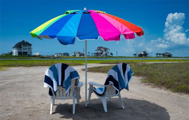 18414 Indian Beach Ct, Galveston, TX 77554