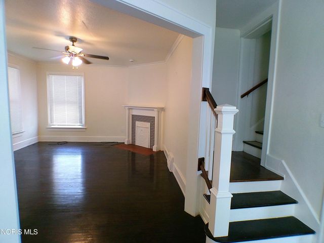 2410 Lawrence Avenue, Toledo, OH 43620